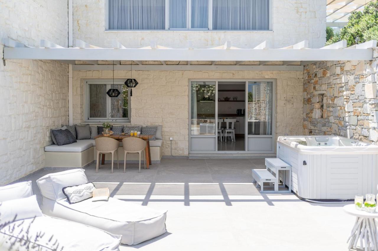Ambassador Luxury Villas Parikia  Exterior photo