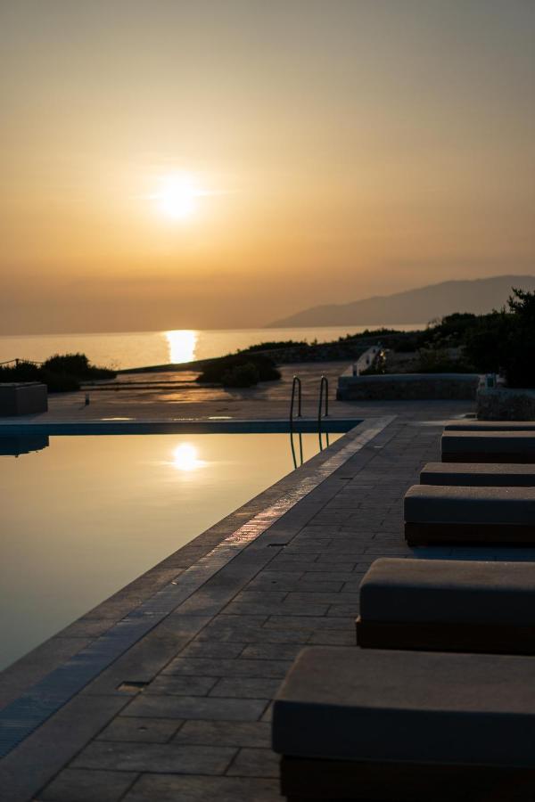 Ambassador Luxury Villas Parikia  Exterior photo